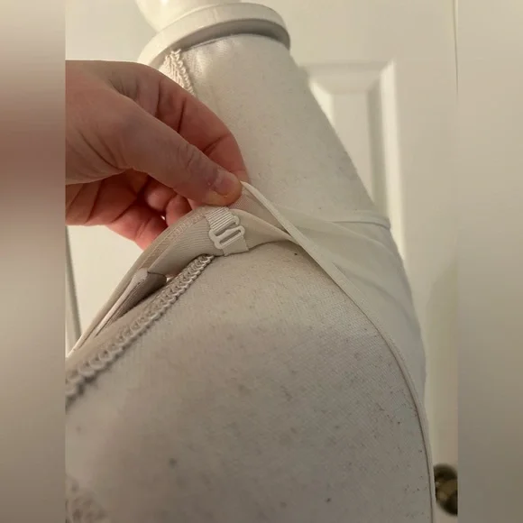 Lululemon Light and Breezy Tank - Picture 9 of 15